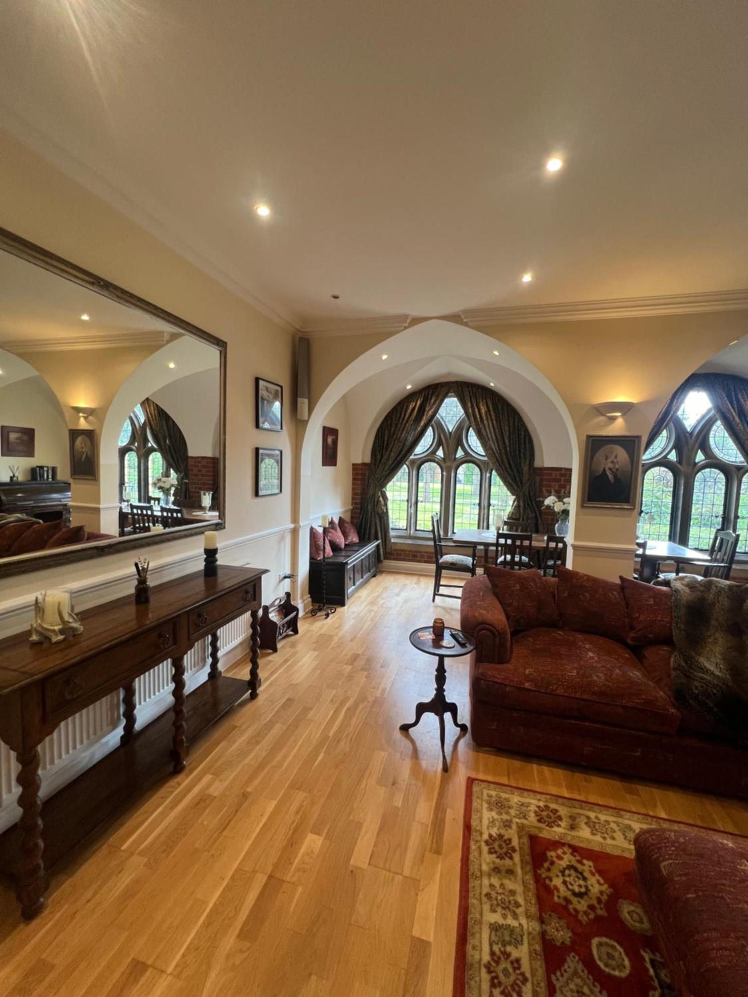 Victorian Convent Apartment Windsor Phòng bức ảnh